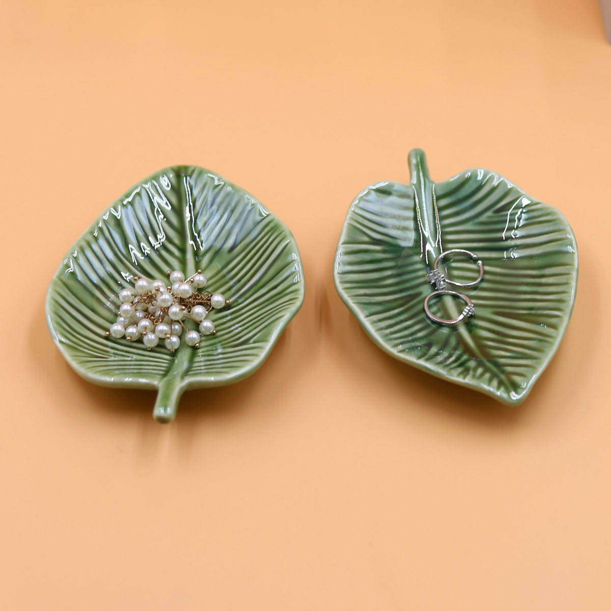 1Pcs Leaf-Shaped Jewelry Organ - Hoop Earrings avaliação e preço